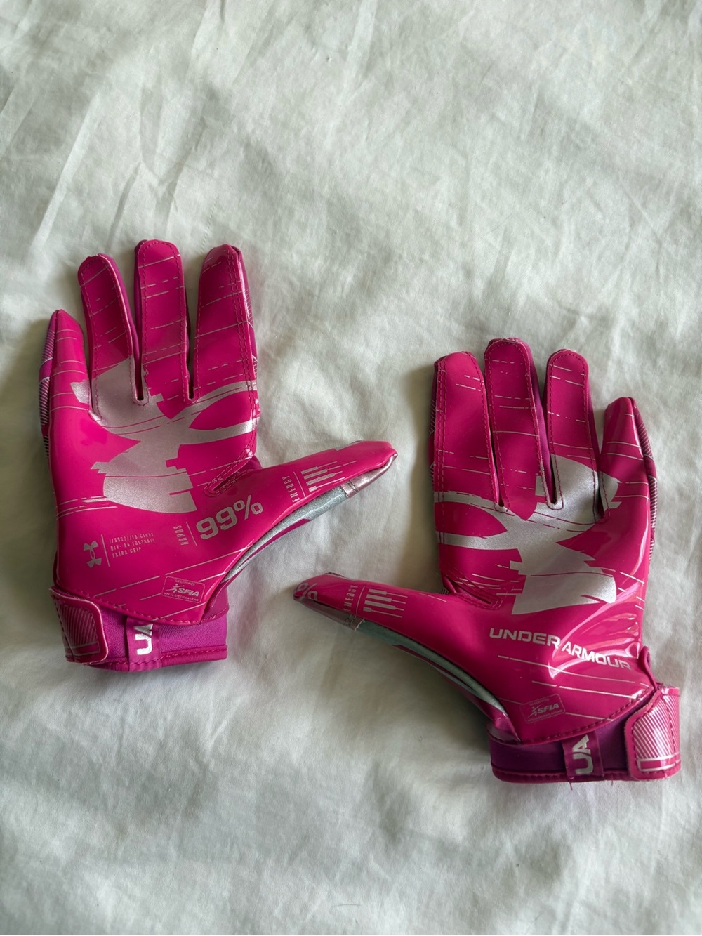 Never worn Youth small f9 pink football baseball gloves adjustable